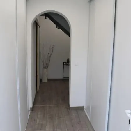 Independant Tres Calme Dans Propriete Saint-Loubes