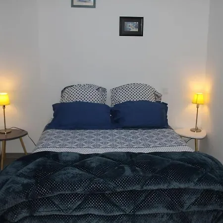 Apartment Independant Tres Calme Dans Propriete Saint-Loubes